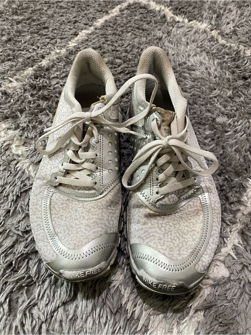 Nike Women's Athletic Sneakers in Light Gray and Silver